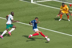 Hai bàn thắng của đội trưởng Kylian Mbappe giúp Pháp 3-1 trước Senegal mở màn bảng I.