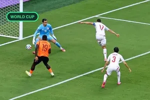Bàn phản lưới nhà của Ellyes Skhiri (17) trong trận thua 1-3 của Tunisia trước Hà Lan.