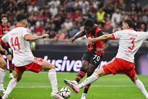 Tài năng trẻ Alphadjo Cisse (70) của AC Milan. Ảnh: THX