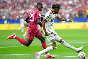 Nuno Mendes (trái) theo sát Lamine Yamal tại World Cup 2026. Ảnh: THX