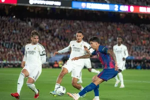 Barcelona và Real Madrid trong trận El Clasico ở mùa giải trước. Ảnh: THX