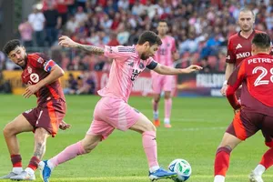 Lionel Messi đang thấy cơ hội thắng danh hiệu đến nhanh hơn trong vài tháng tới. Ảnh: THX