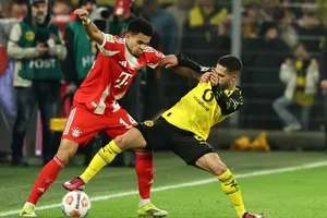 Bayern Munich đối đầu Borussia Dortmund được mệnh danh “Der Klassiker”. Ảnh: THX