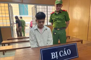 Bị cáo “tạt axit 4 cấp trên” phản cung khi hầu tòa