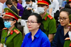 Bị cáo Trương Mỹ Lan tại phiên tòa phúc thẩm giai đoạn 2. Ảnh: HOÀNG HÙNG