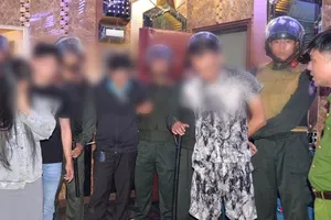 Podcast bản tin ANTT 15-9: Bắt giữ 3 đối tượng giả danh công an để cướp tài sản; Đột kích, triệt phá hàng loạt tụ điểm “bay lắc”