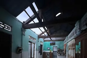 Podcast bản tin trưa 28-9: Hàng loạt nhà dân ở Huế bị tốc mái vì lốc xoáy; Công an Đà Nẵng giải cứu thêm một nạn nhân bị bắt cóc online