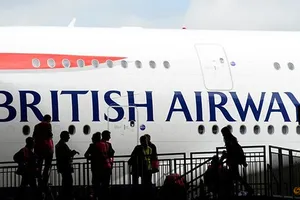 Một máy bay British Airways tại sân bay Heathrow ở London, Anh. Ảnh: REUTERS