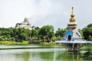 Cần nâng chất dịch vụ để thu hút du khách đến với vùng sông nước An Giang                                  Ảnh: Hữu Long