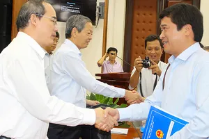 Lãnh đạo TPHCM lắng nghe các doanh nghiệp hạ tầng đô thị trình bày ý kiến