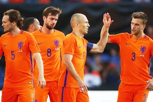 3 điểm nằm trong tầm tay tuyển Hà Lan.