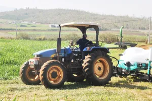        Doanh nghiệp nông nghiệp có nhu cầu nhập khẩu phương tiện sản xuất nước ngoài         Ảnh: CAO THĂNG