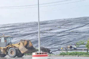 Hiện nay, 76% rác thải sinh hoạt tại TPHCM phải chôn lấp                                                                                                                                  Ảnh: CAO THĂNG