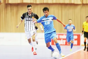 Thái Sơn Nam (phải) tiếp tục có chiến thắng hủy diệt 6-0 trước đối phương. Ảnh: Dũng Phương