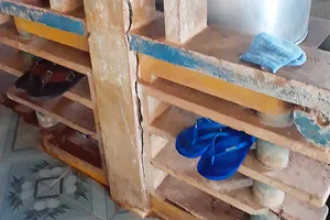 Đóng cọc xây cầu gây hư hại nhà dân