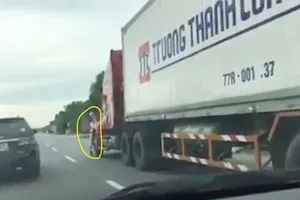 Xử lý nghiêm hành vi chống người thi hành công vụ