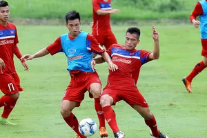 Không khí buổi tập của U22 Việt Nam rất vui vẻ, sảng khoái. Ảnh: Minh Hoàng