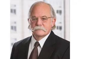 Ông Ty Cobb - cựu công tố viên liên bang,