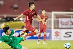 Thắng Ma Cau 8 bàn nhưng hàng thủ Việt Nam cũng dễ dàng thủng lưới. Ảnh: Hoàng Hùng