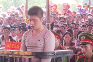 Đối tượng Châu Minh Nhân tại phiên tòa sơ thẩm ngày 12-4-2017