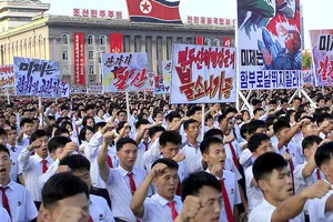 Người dân Triều Tiên biểu tình tại Bình Nhưỡng phản đối việc siết chặt lệnh cấm vận