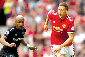 Nemanja Matic (phải) đã chơi một trận ra mắt thật sự tuyệt vời tại Man.United.