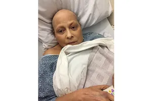 Bà Eva Echeverria được chẩn đoán mắc bệnh  ung thư buồng trứng sau một thời gian dùng bột phấn rôm trẻ em của Johnson. Ảnh: L.A TIMES