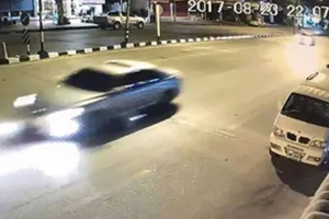 Camera an ninh ở Aranyaprathet, tỉnh Sa Kaeo, ghi lại hình ảnh ngày 23/8/2017 một chiếc xe mà giới chức Thái Lan tin là chở bà Yingluck bỏ trốn. (Ảnh: Khaosodenglish)