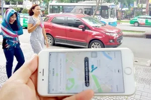 Ngừng kết nối Grab, Uber xe dưới 9 chỗ