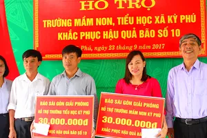 Báo SGGP hỗ trợ 90 triệu đồng cho 3 trường học ở Hà Tĩnh bị thiệt hại do bão