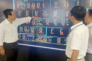 Trao đổi phương án giữ điện tại Trung tâm điều độ hệ thống điện TPHCM