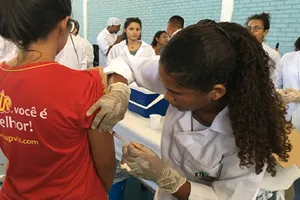 Người dân Brazil đã đến các cơ sở y tế để tiêm vaccine phòng sốt vàng da. (Ảnh: World Health Organization 