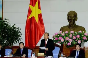 Phó Thủ tướng Thường trực Trương Hoà Bình phát biểu tại buổi gặp mặt  70 chủ tịch công đoàn cơ sở xuất sắc. Ảnh: TTXVN