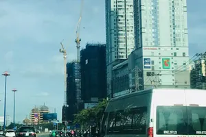     Quy hoạch đô thị đồng bộ với quy hoạch giao thông                              sẽ giúp giảm ùn tắc xe                 Ảnh: Huy Anh