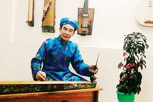 Nghệ sĩ đàn bầu Vũ Mạnh Đương