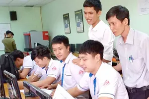 Sinh viên Trường Cao đẳng Lý Tự Trọng trong giờ thực hành