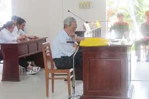 Dư luận cho rằng mức hình phạt các tội xâm hại tình dục trẻ em chưa đủ mức răn đe (Ảnh: Bị cáo Nguyễn Khắc Thủy tại phiên tòa phúc thẩm vụ án dâm ô trẻ em)    Ảnh: NÔNG NGÂN