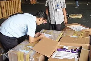 Tạm giữ gần 7.000 viên tân dược nhập lậu