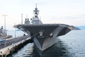 2 tàu khu trục Nhật Bản cập cảng Indonesia 