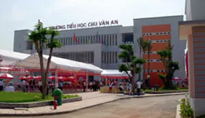 Buộc phải báo trước 5 năm mới được nghỉ việc là trái luật