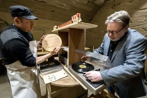 Cho phô mai… nghe nhạc để tăng vị