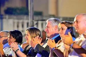 Chủ tịch HĐNN và HĐBT Cuba Miguel Díaz-Canel Bermúdez tham dự Gala "Mãi mãi Fidel". Ảnh:  TTXVN
