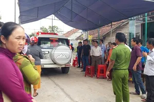 Thi thể nạn nhân đưa về nhà lo hậu sự