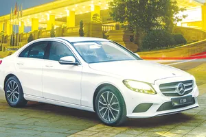 C-Class nâng cấp mới là mẫu sedan lý tưởng ở tầm giá trên 1,5 tỷ đồng