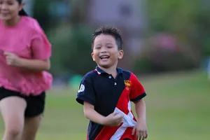 Con cái được hạnh phúc là ước muốn cao nhất của mỗi bậc phụ huynh.   Ảnh: DŨNG PHƯƠNG