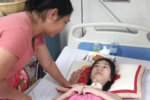 Sự sống mong manh của cô gái teo cơ tủy sống