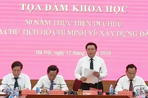 Đồng chí Nguyễn Xuân Thắng - Bí thư Trung ương Đảng, Giám đốc Học viện Chính trị Quốc gia Hồ Chí Minh  phát biểu đề dẫn tọa đàm 