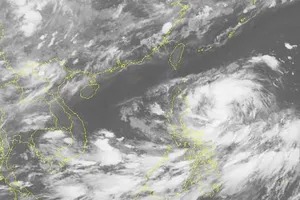 Xuất hiện rãnh áp thấp gây mưa lớn ở miền Trung