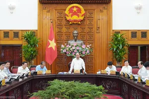 Thủ tướng Nguyễn Xuân Phúc phát biểu tại cuộc họp. Ảnh: VGP