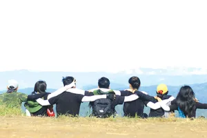 Đi du lịch cùng bạn bè là cách mà nhiều người trẻ chọn thay vì theo đuổi một mối quan hệ để đi tới hôn nhân